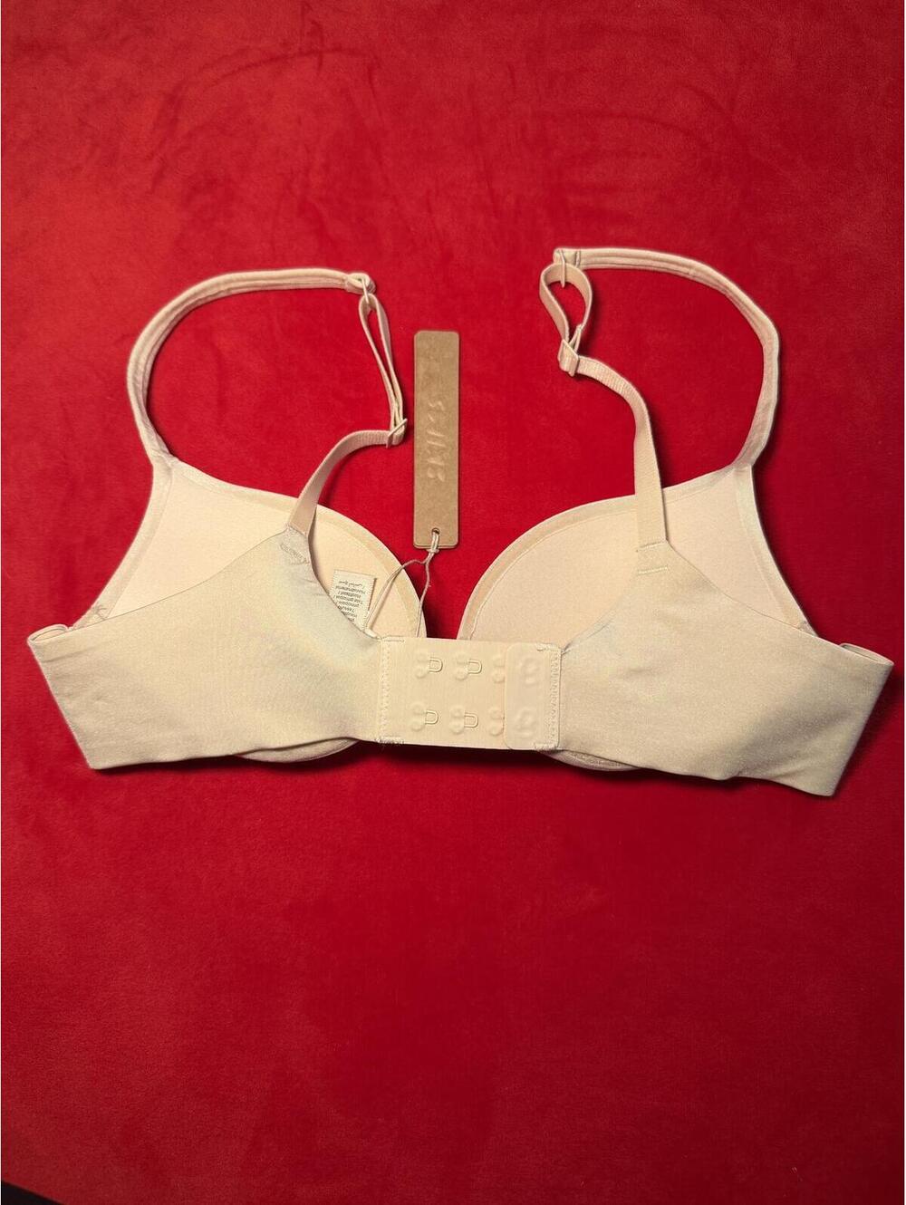 SKIMS Sand Ultimate Push up Plunge Bra 32A - Picture 2 of 3